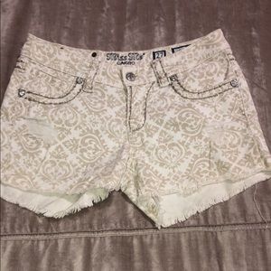 MISS ME shorts size 27